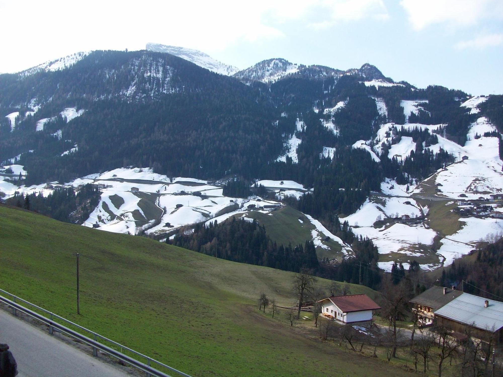 Gaestehaus Floerl แกร์โลสแบร์ก ภายนอก รูปภาพ