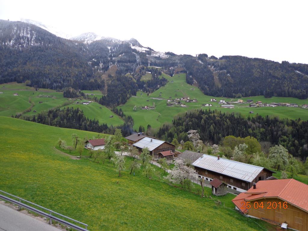Gaestehaus Floerl แกร์โลสแบร์ก ภายนอก รูปภาพ