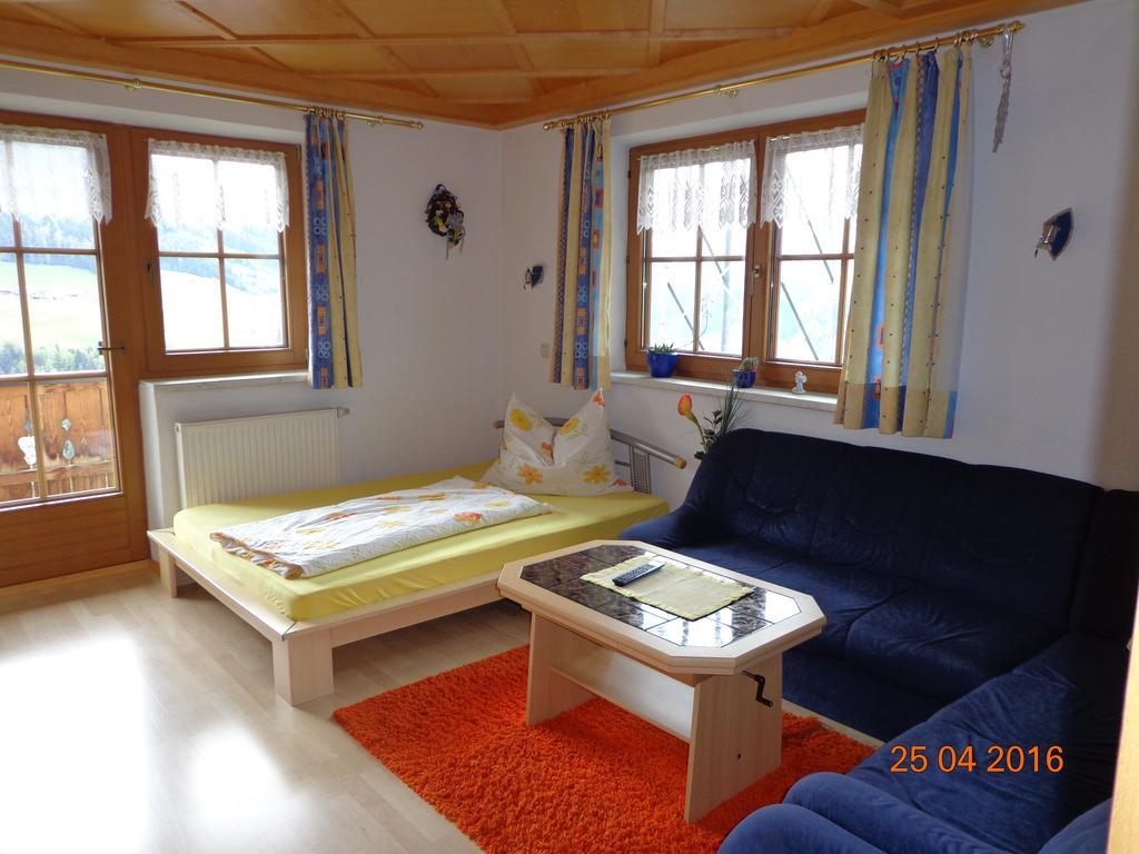 Gaestehaus Floerl แกร์โลสแบร์ก ภายนอก รูปภาพ